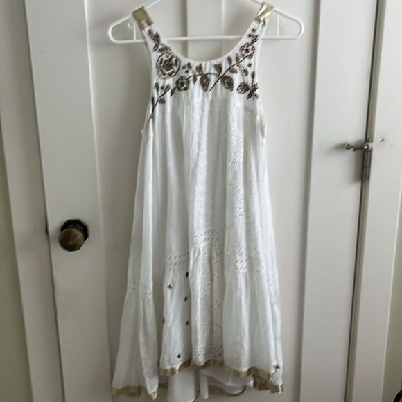 EUC ANTHROPOLOGIE LEIFNOTES white Eyelet Gold Beaded Swing Dress Sz 4 - Picture 2 of 12